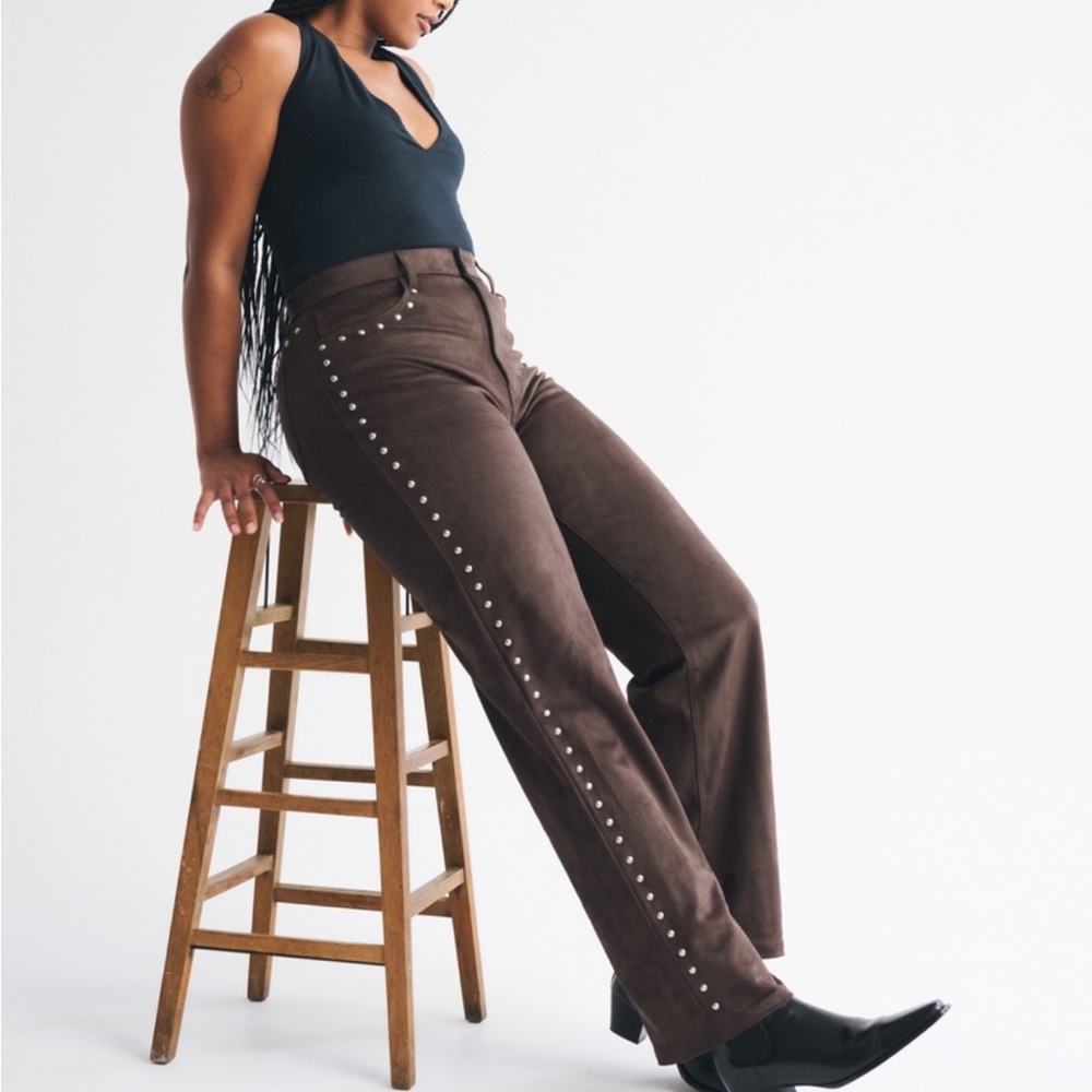 Abercrombie Curve Love High Rise 90s Relaxed Vegan Suede Pant